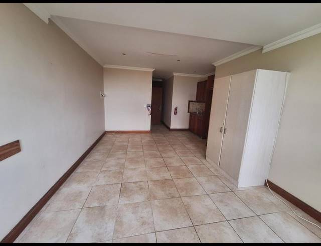 1 BEDROOM APARTMENT FOR SALE IN NEWLANDS